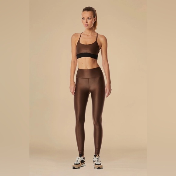 Noli Yoga Jolie Liquid Jolie Sports Bra and Liquid Legging in Cafe - Picture 2 of 7